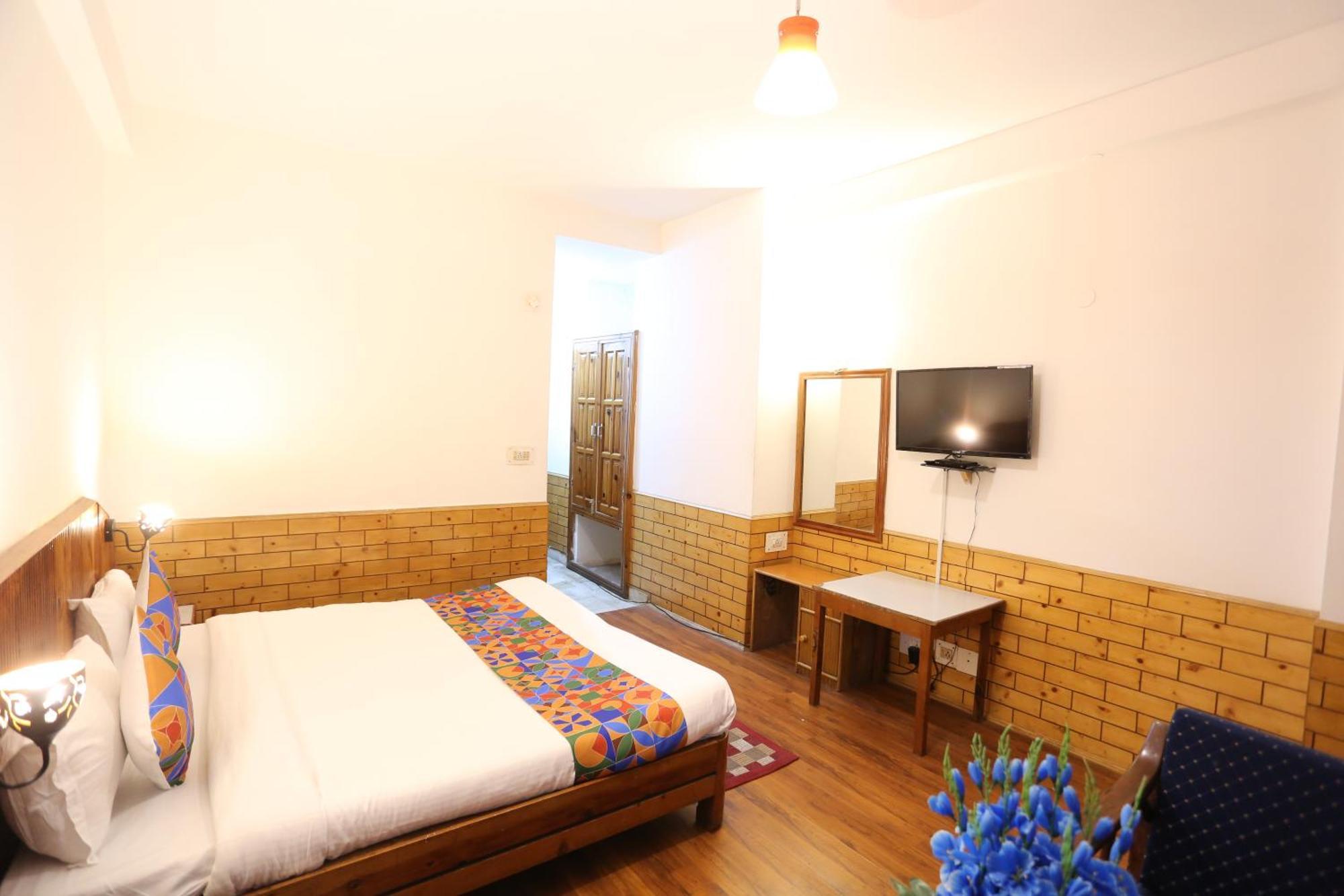 Hotel Surbhi Vashist Dış mekan fotoğraf