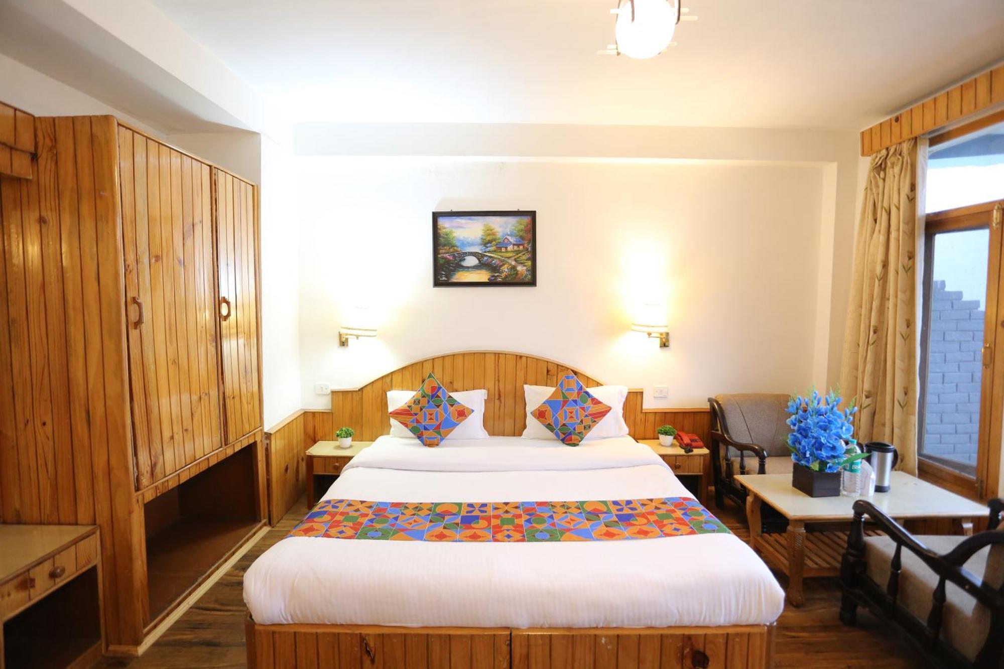 Hotel Surbhi Vashist Dış mekan fotoğraf