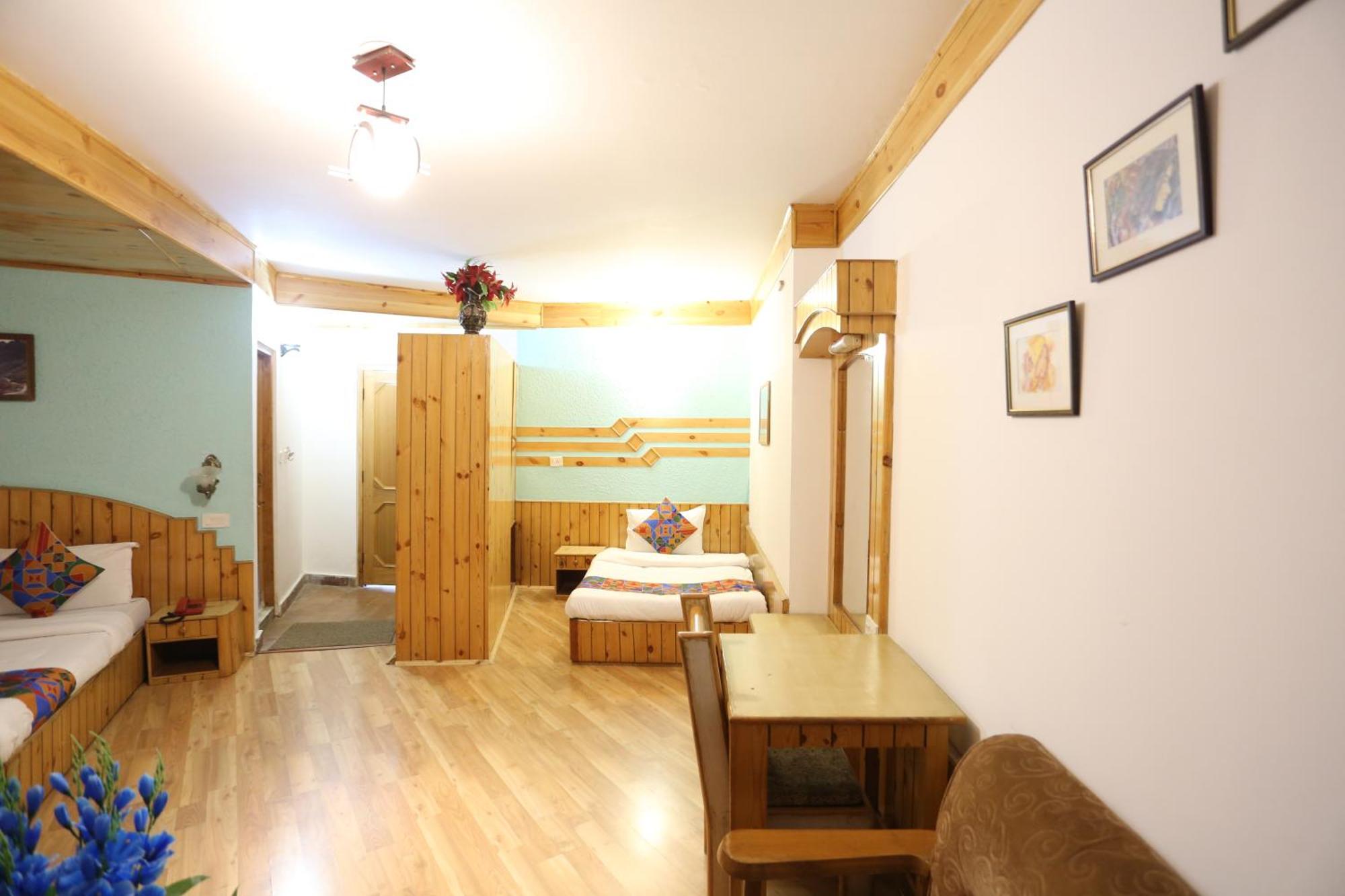 Hotel Surbhi Vashist Dış mekan fotoğraf