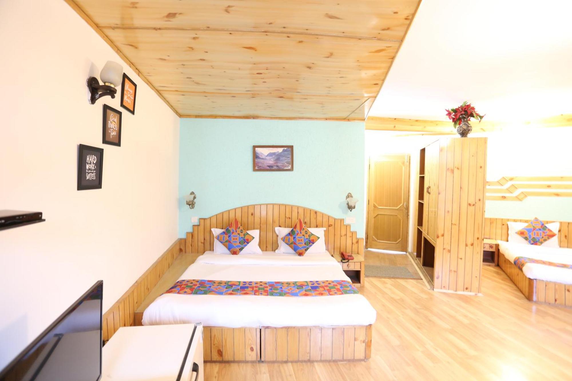Hotel Surbhi Vashist Dış mekan fotoğraf