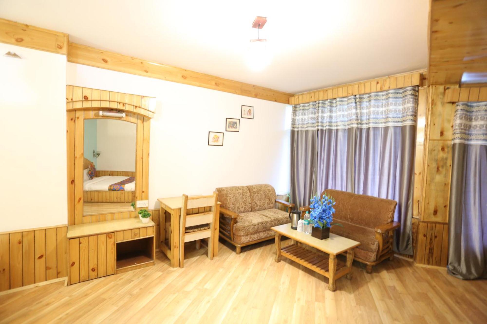 Hotel Surbhi Vashist Dış mekan fotoğraf