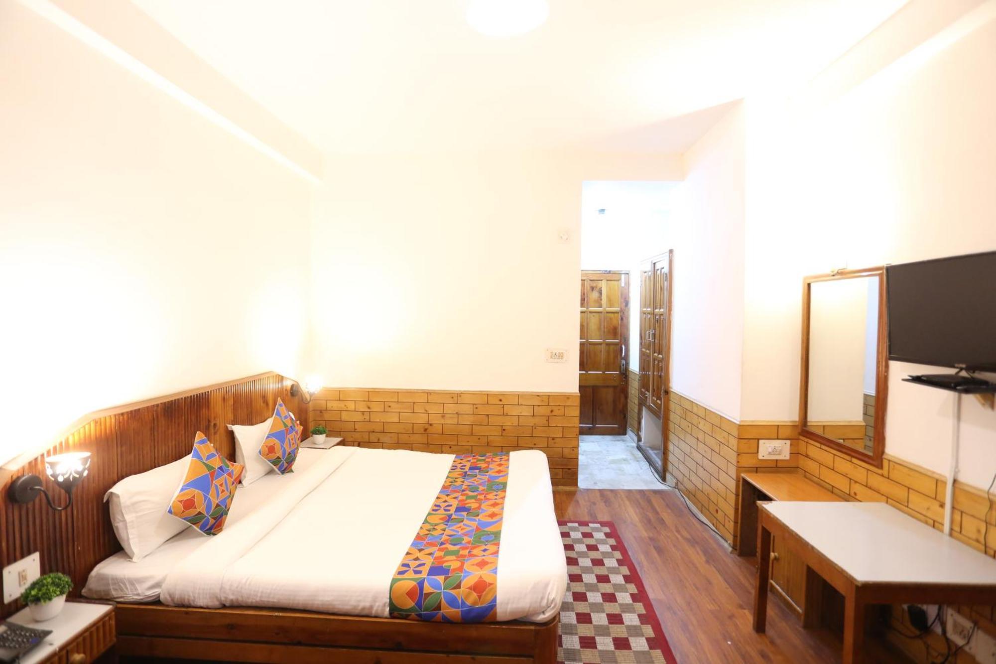 Hotel Surbhi Vashist Dış mekan fotoğraf